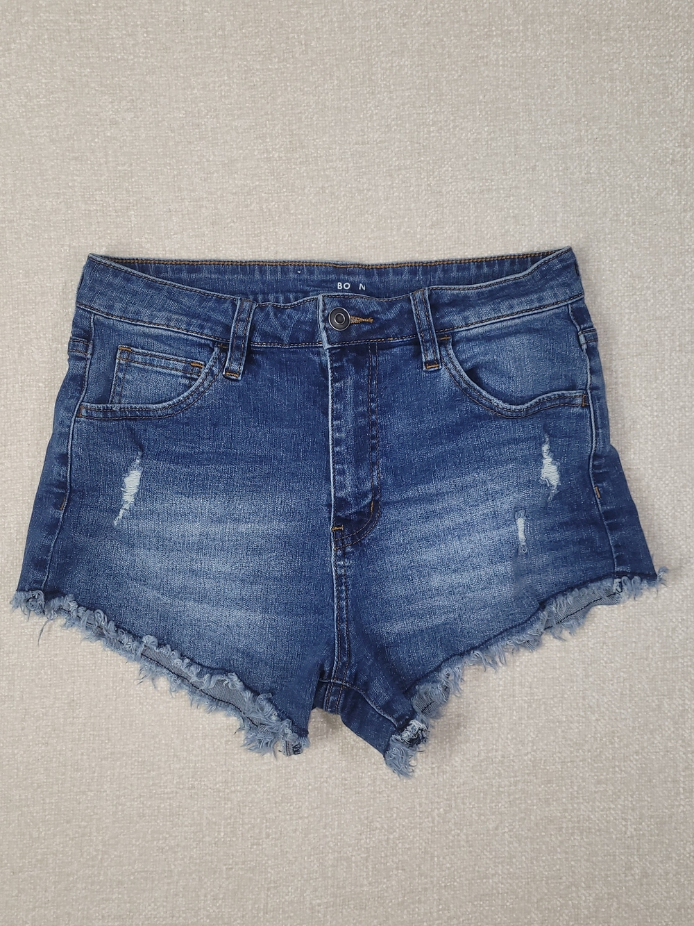 No Boundaries Distressed Frayed Hem Jean Shorts - Blue